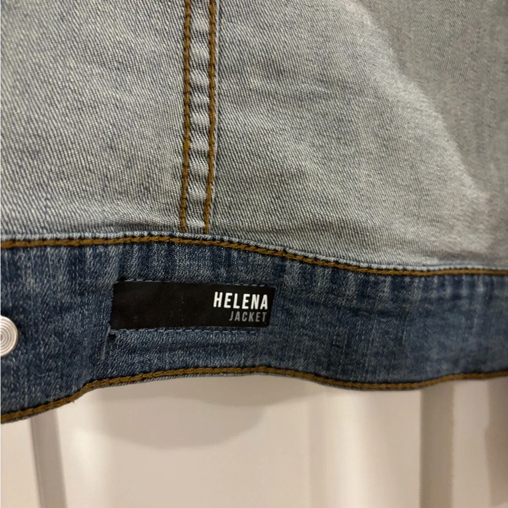 KUT from the Kloth Women’s Classic Blue Denim Jacket Size M Helena Jean jacket - Picture 8 of 9